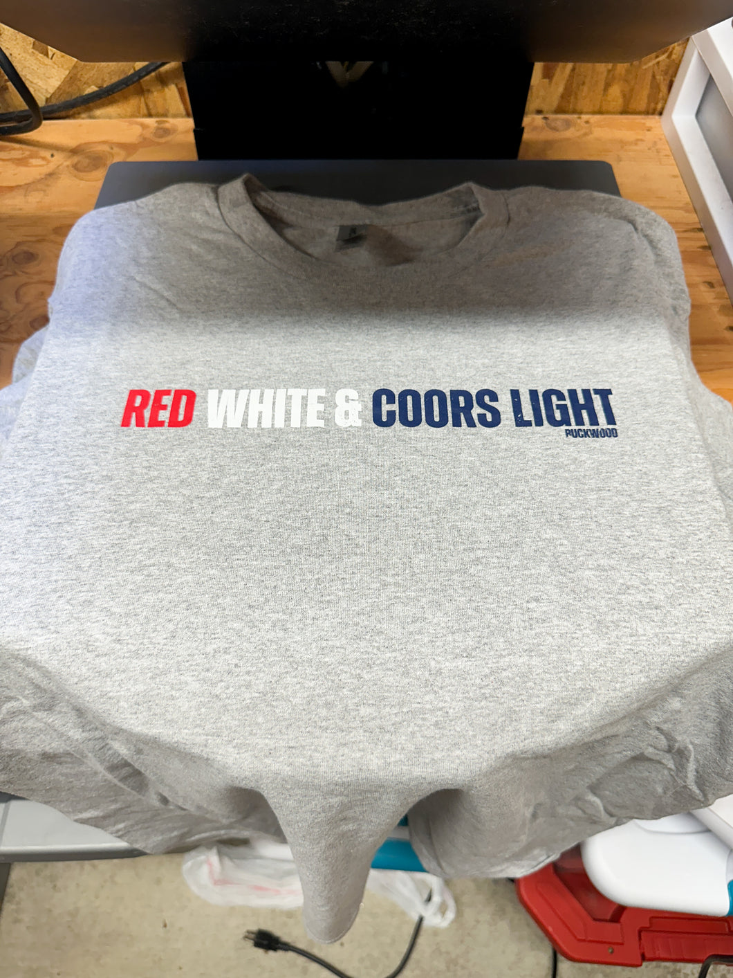 LARGE Red White & Coors Light Tee